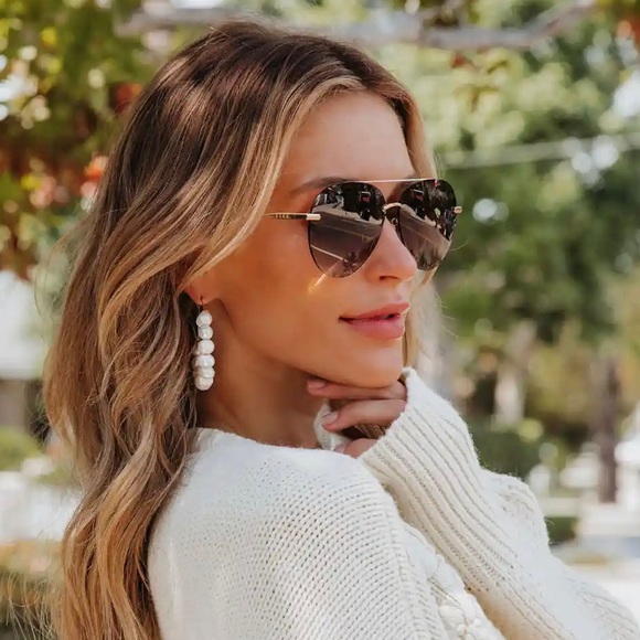 Pretty Pearl Hoop Earring - Picture 3 of 4